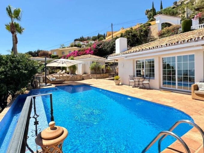 Villa with panoramic sea views in La Capellania – photo 1