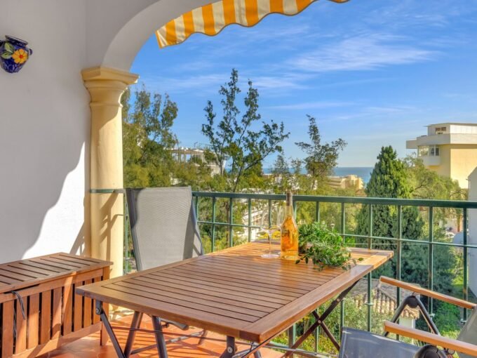 Apartment with sea views in Torreblanca – photo 1