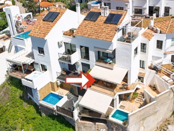 Holiday home with private pool – photo 1