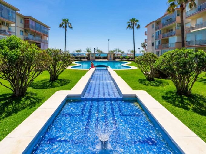 Beachfront holiday home in Fuengirola – photo 1