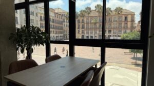 Hotdesk Spaces Available at Momentum Calle Larios Malaga Centro!