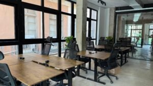 Hotdesk Spaces Available at Momentum Calle Larios Malaga Centro!