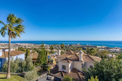 Lovely end terraced house in Benalmadena Pueblo – photo 1